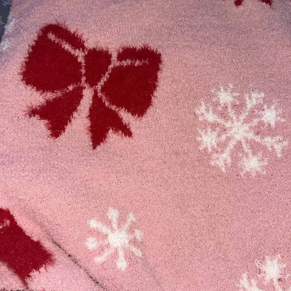 Bows 🎀 SnowFlakes ❄️ Pink Holiday Christmas Knitted Oversized Throw Blanket